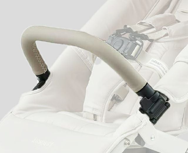 プレミアシリーズ専用 合皮フロントバー（開閉式） | エアバギー公式